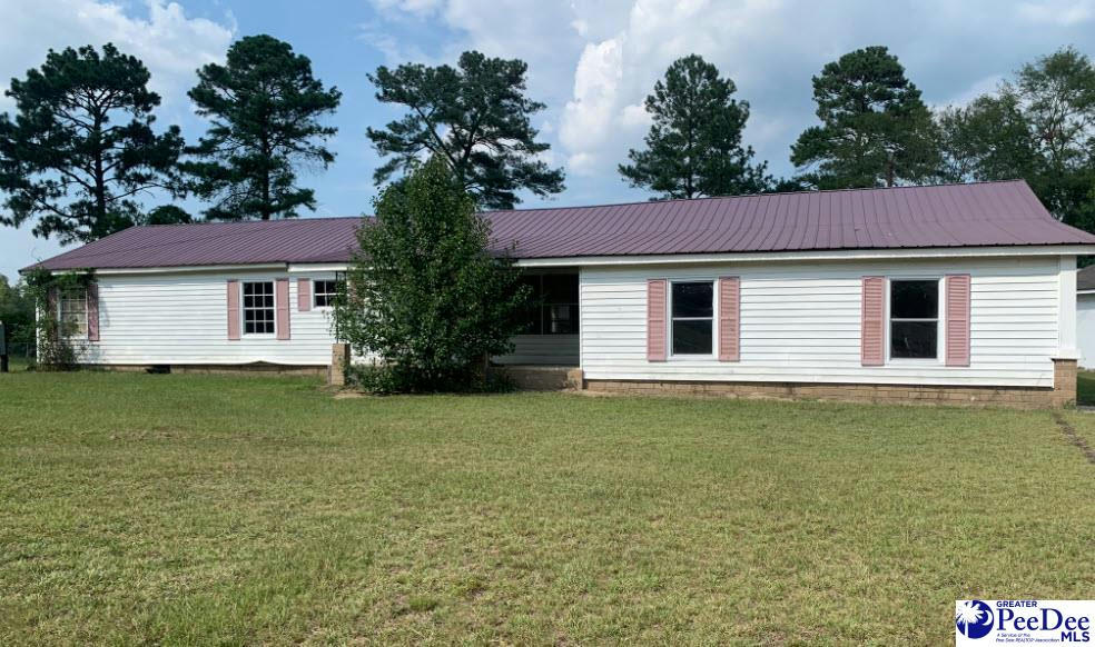 2220 ARRIE RD, DILLON, SC 29536, photo 1 of 12